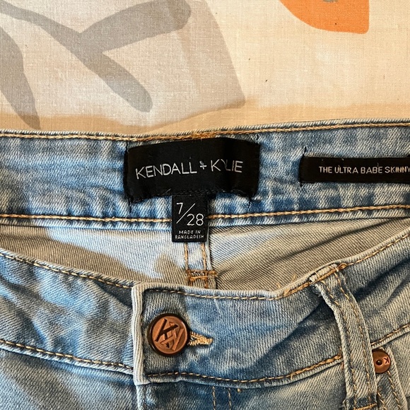 Kendall & Kylie Sky Blue Ankle Jeans - Picture 9 of 12